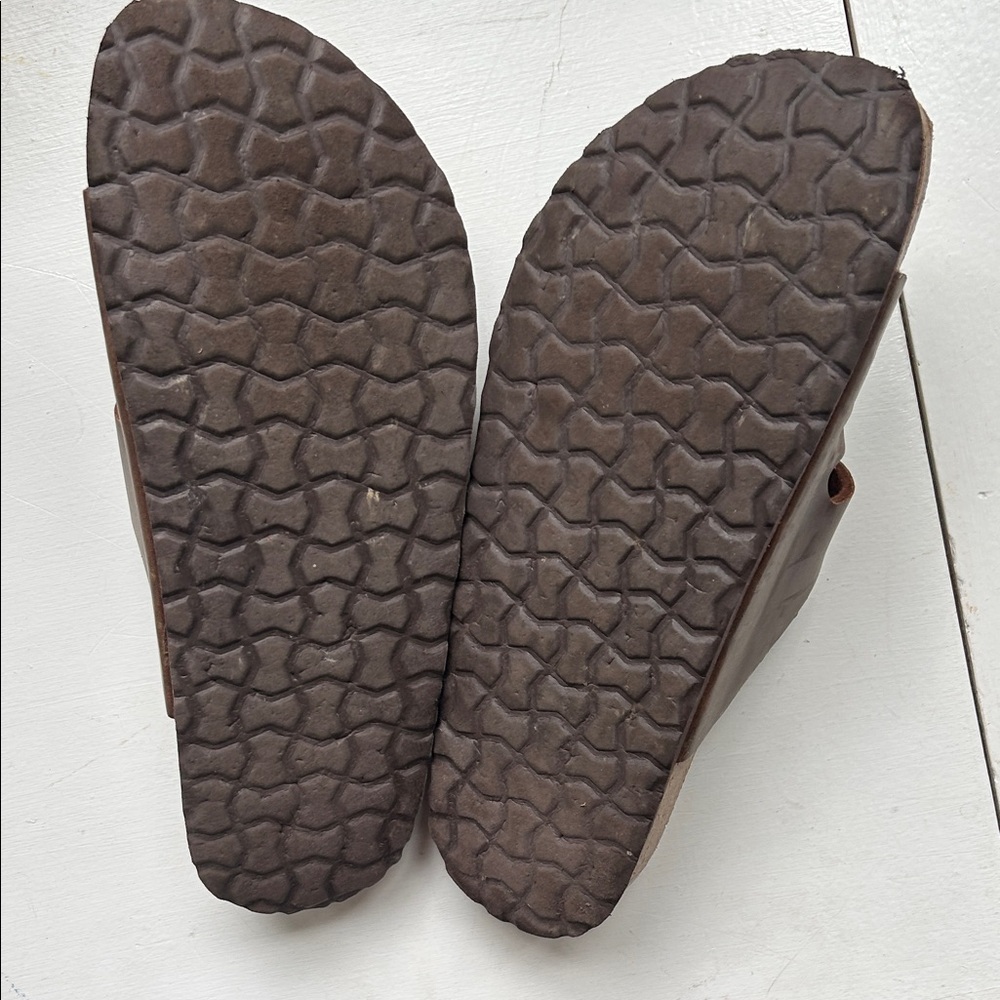 Classic Brown Double-Buckle Women’s Slide Sandals - Picture 4 of 7